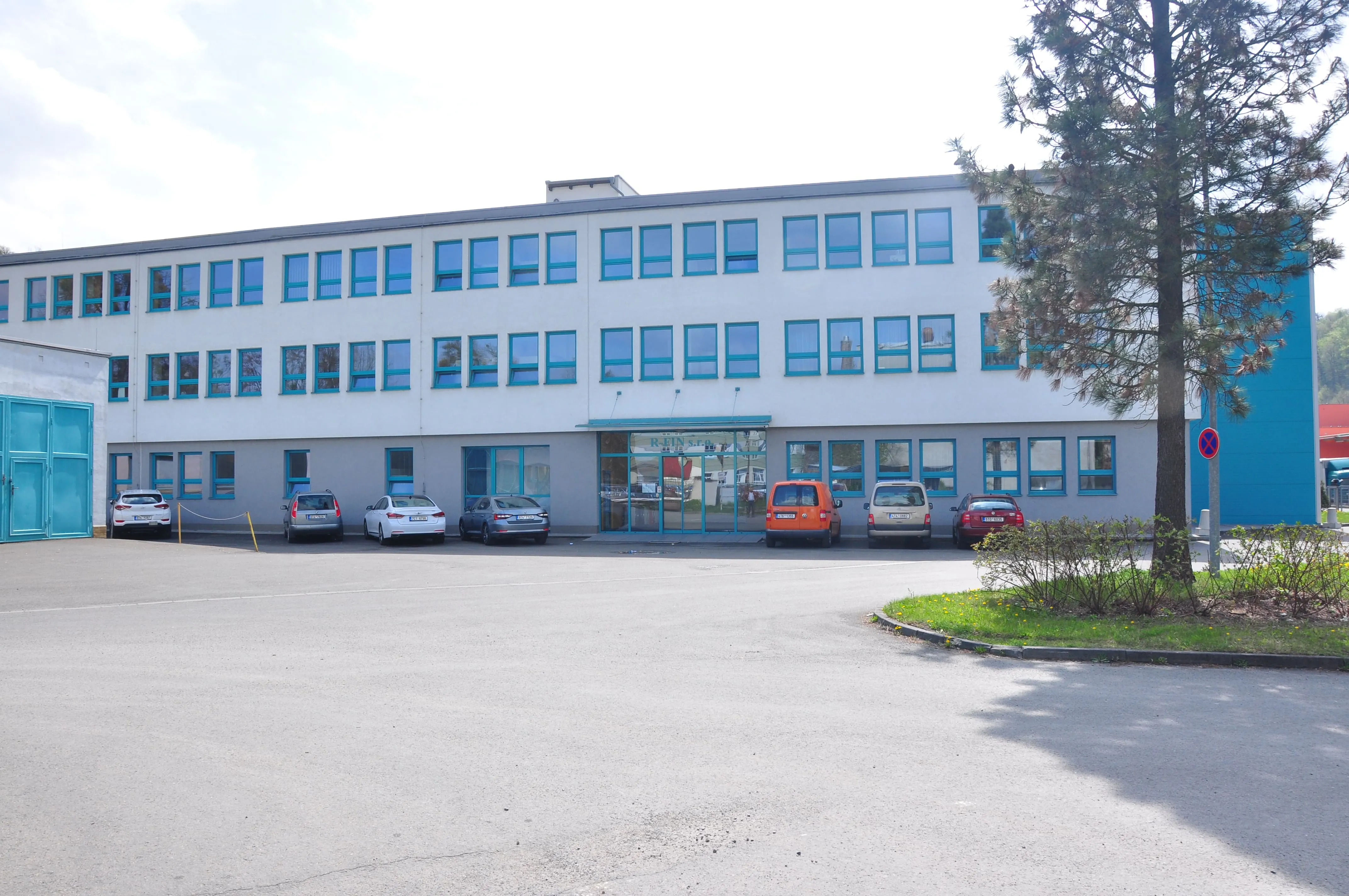 Administrativní budova R-fin ve Fulneku